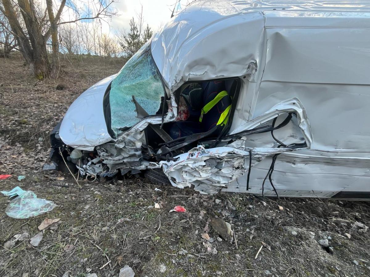 Новини Тернополя - фото з На трасі Тернопіль-Хмельницький ще одна ДТП: бус з тернопільськими номерами в кюветі