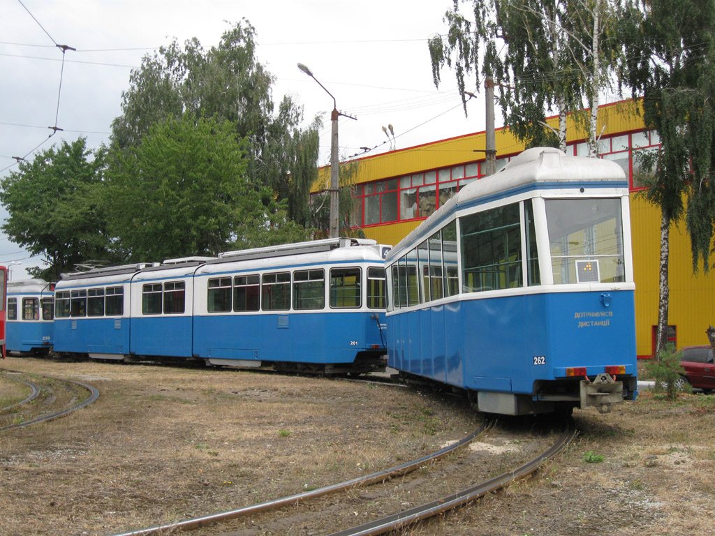 Новини Вінниці - фото з Різати не можна лишити. У Вінниці пішли на брухт понад 40 трамваїв і тролейбусів