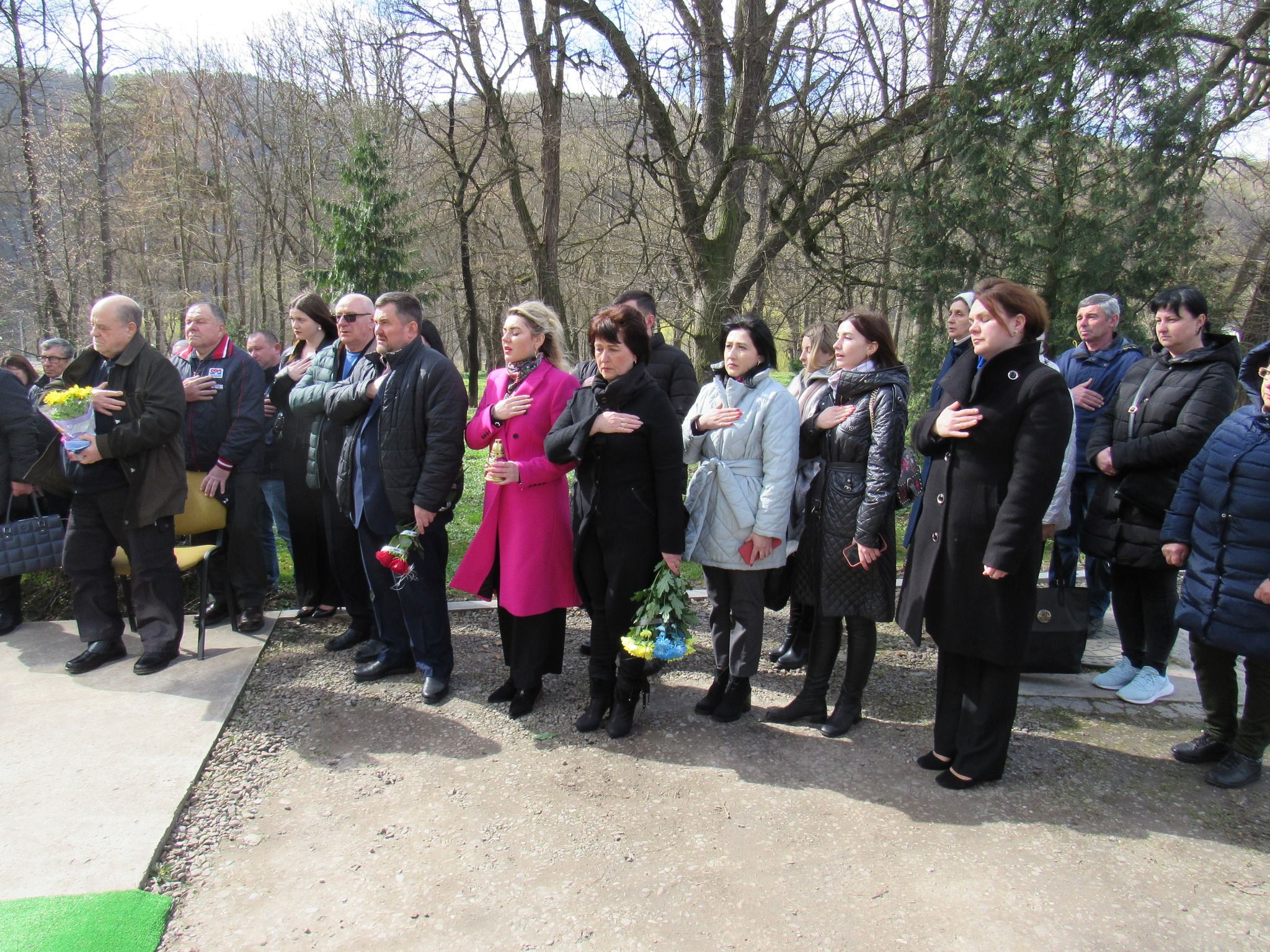 Новини Тернополя - фото з У 29 віддав життя за Україну... Загиблому на Донеччині захиснику відкрили меморіальну дошку