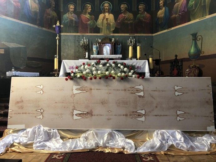 Новини Вінниці - фото з Сертифіковану копію Туринської плащаниці передали храму на Вінниччині