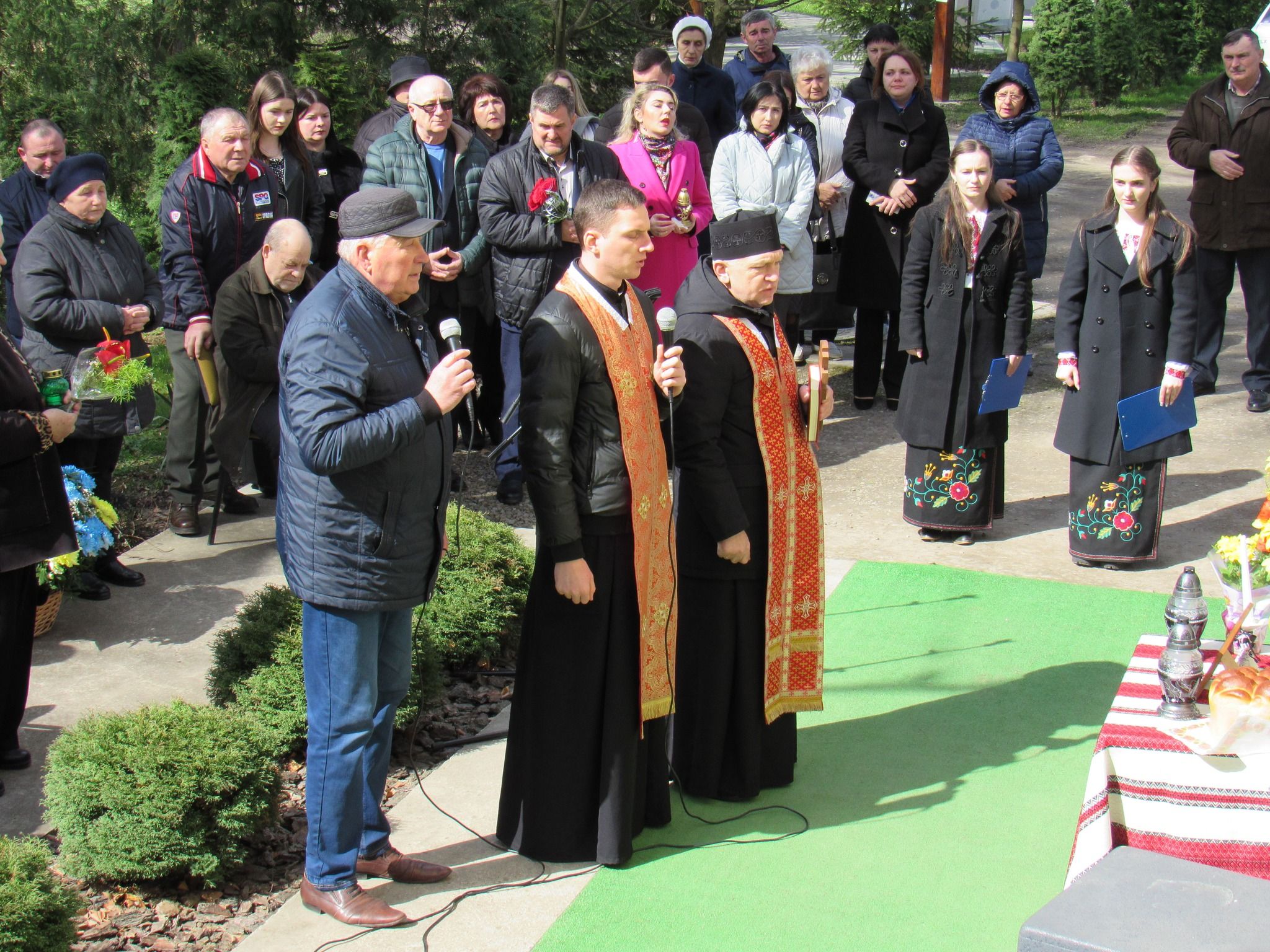 Новини Тернополя - фото з У 29 віддав життя за Україну... Загиблому на Донеччині захиснику відкрили меморіальну дошку
