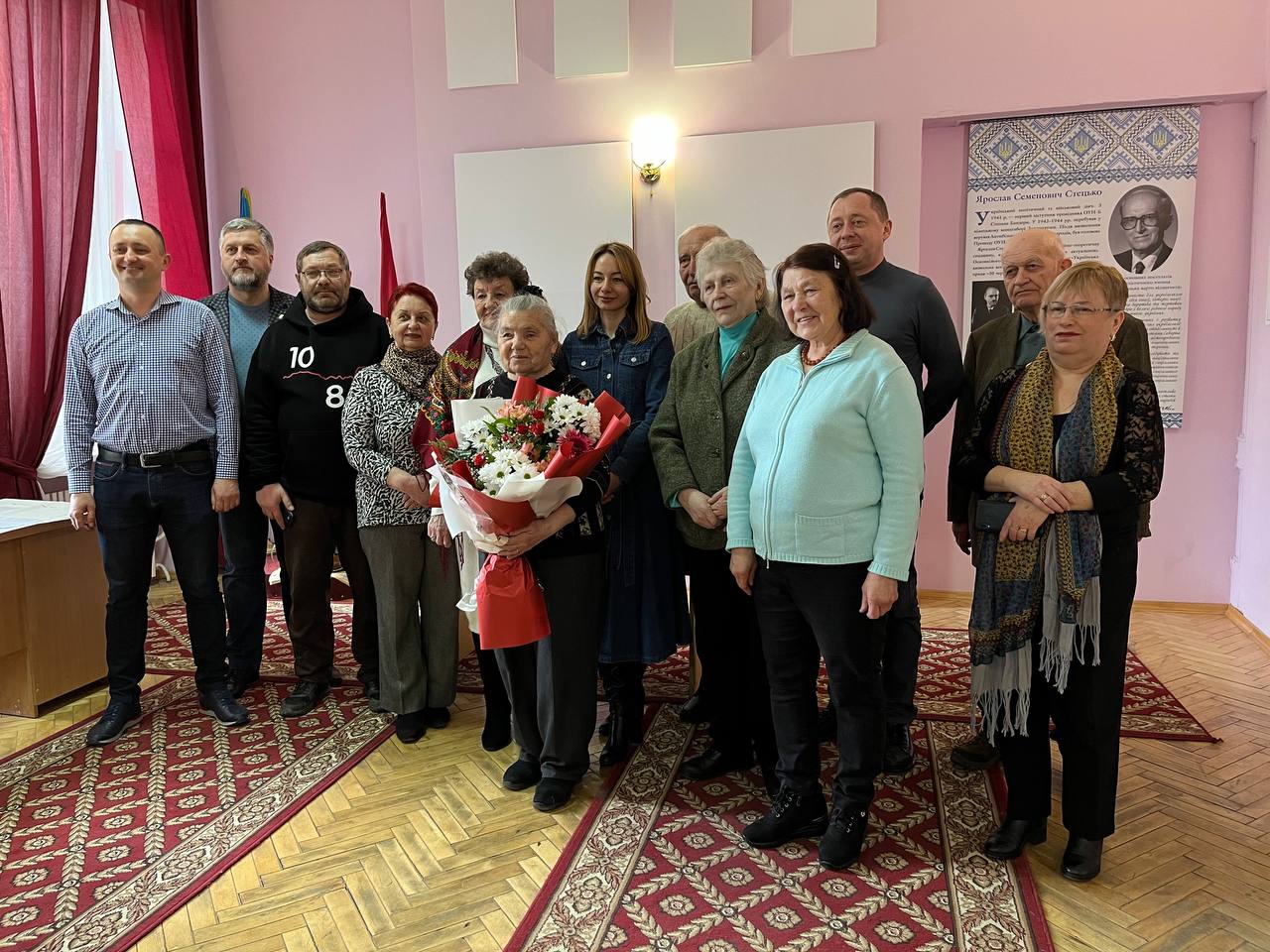 Новини Тернополя - фото з Кур’єрці газети «RIA плюс» – 80 років! Вітаємо нашу Ірину Авраменко з ювілеєм