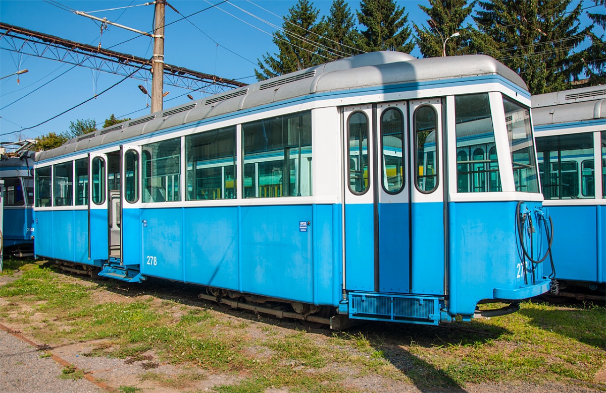 Новини Вінниці - фото з Різати не можна лишити. У Вінниці пішли на брухт понад 40 трамваїв і тролейбусів