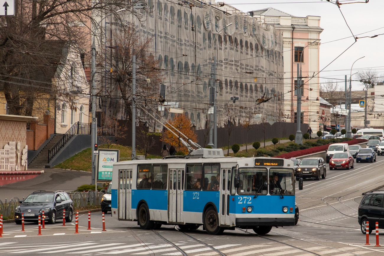 Новини Вінниці - фото з Різати не можна лишити. У Вінниці пішли на брухт понад 40 трамваїв і тролейбусів