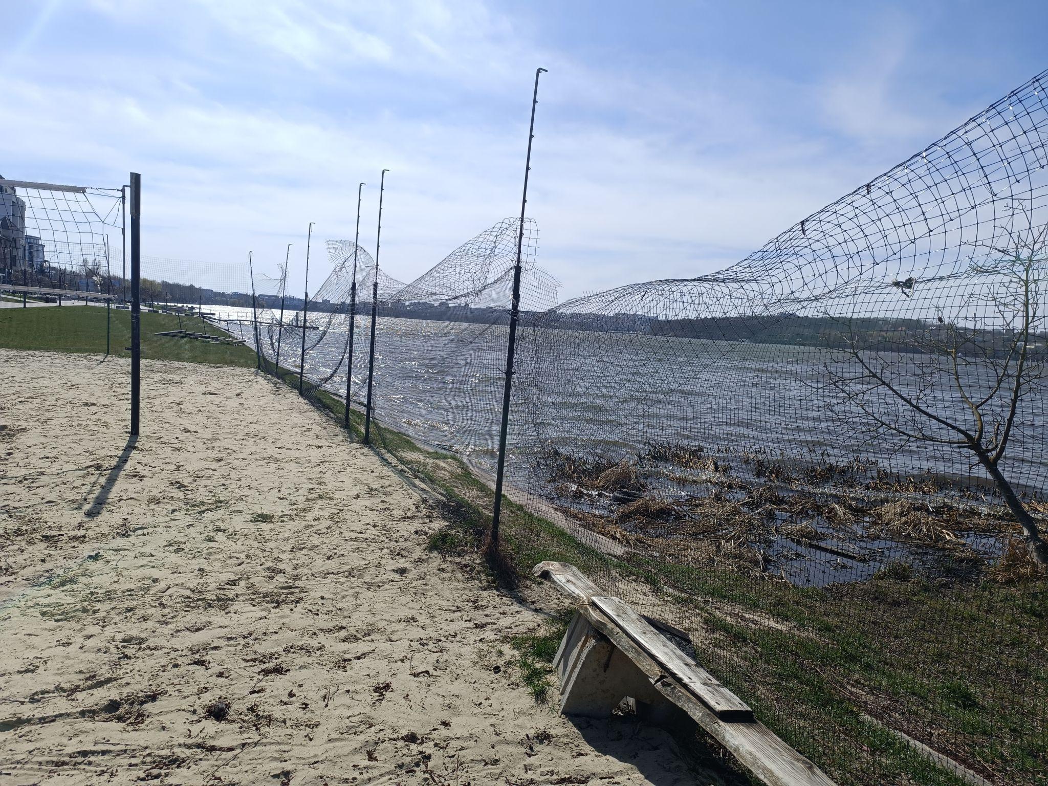 Новини Тернополя - фото з Волейбольний майданчик на Циганці планують ремонтувати: у якому він стані та що мають робити