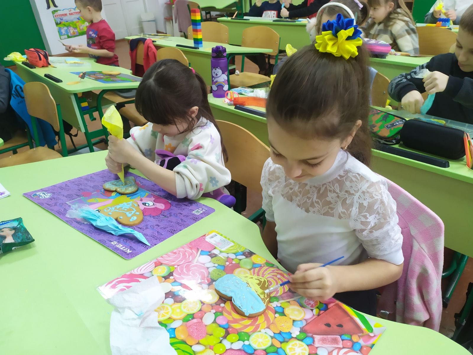 Новини Тернополя - фото з Маленькі кременчани виготовили солодощі для захисників