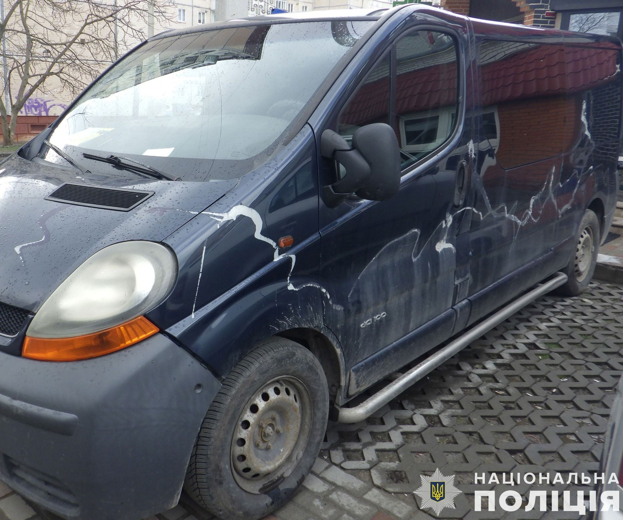 Новини Тернополя - фото з На «Алясці» чоловік пошкодив чотири автомобілі, припарковані у дворах — поліція