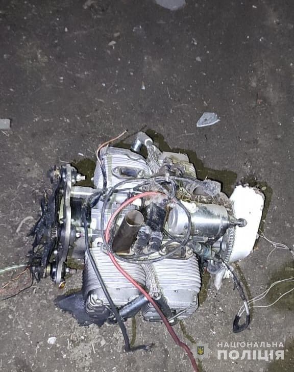 Новини Вінниці - фото з У поліції показали уламки ворожого дрона, що вибухнув біля будинку на Вінниччині