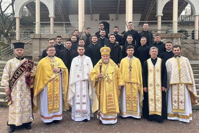 Новини Тернополя - фото з У Зарваниці висвятили нового священника