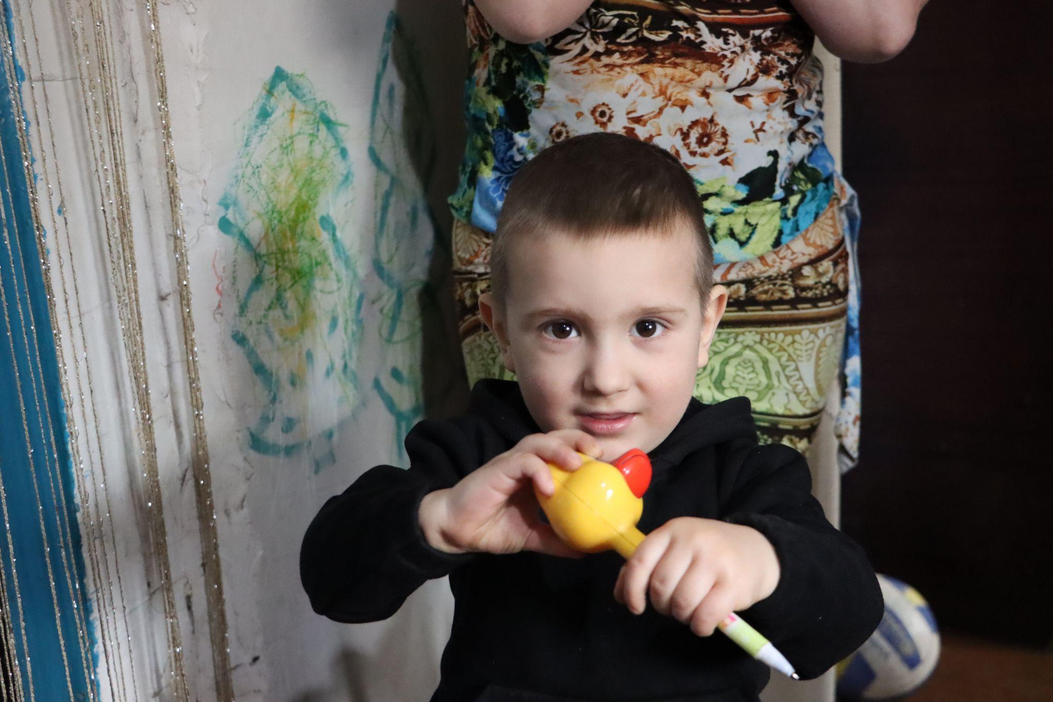 Новини Тернополя - фото з Як отець Філюк та мешканці села Шушківці відновили покинуті хати для переселенців. Репортаж