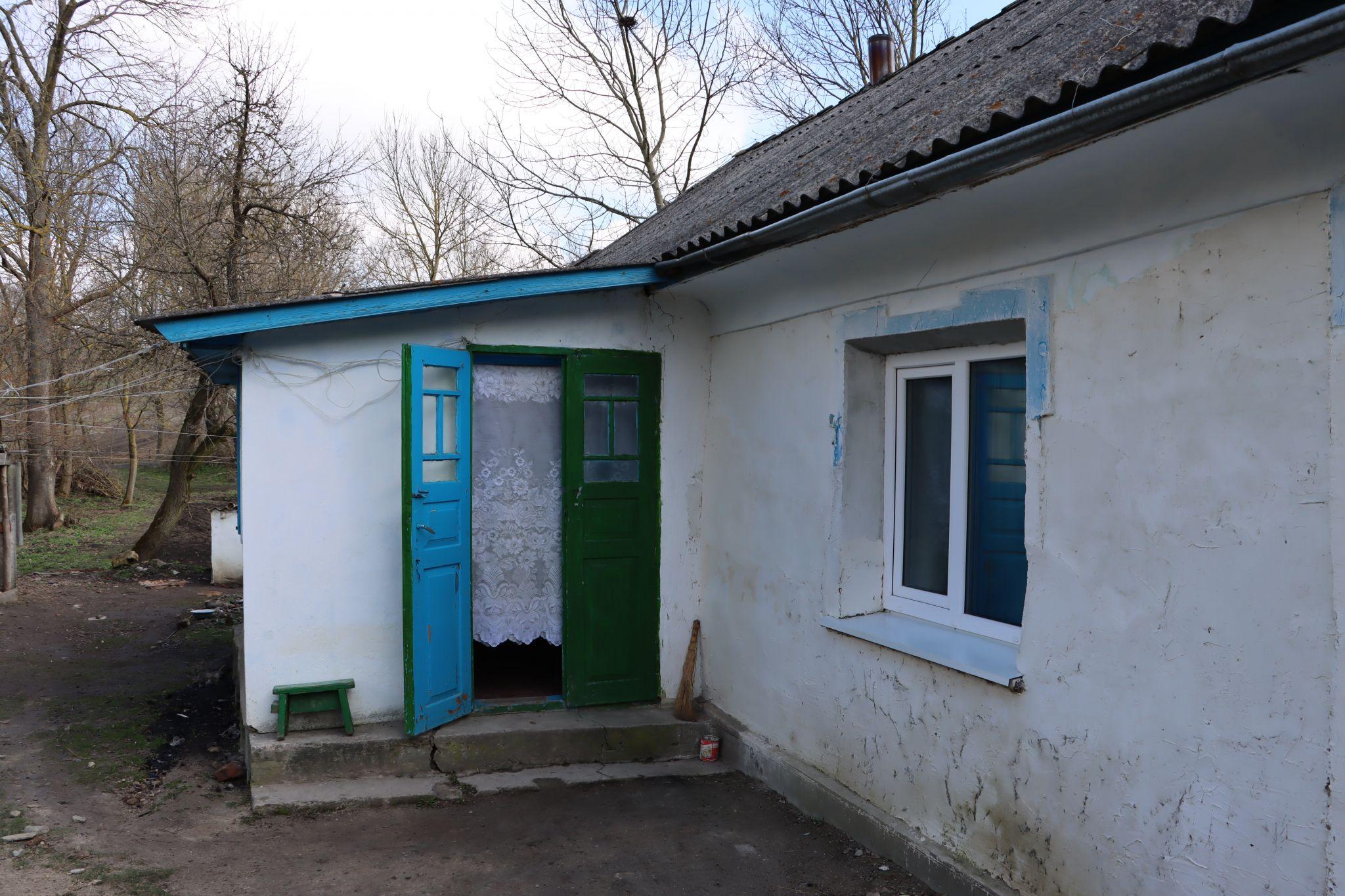 Новини Тернополя - фото з Як отець Філюк та мешканці села Шушківці відновили покинуті хати для переселенців. Репортаж