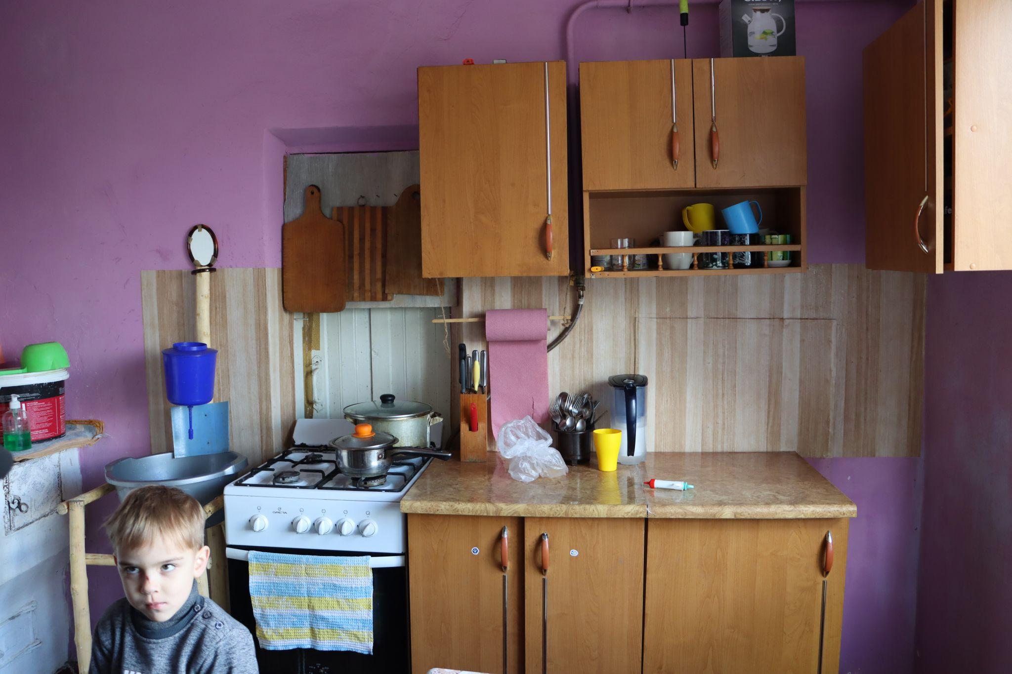 Новини Тернополя - фото з Як отець Філюк та мешканці села Шушківці відновили покинуті хати для переселенців. Репортаж