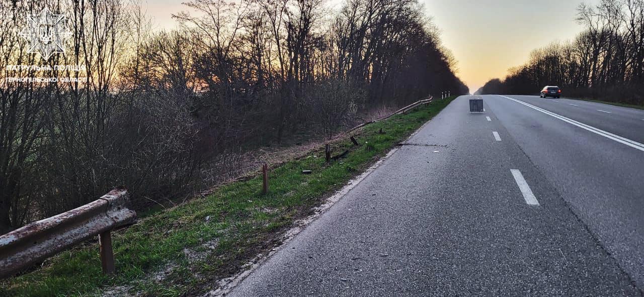Новини Тернополя - фото з На Тернопільщині п'яний водій врізався в огорожу