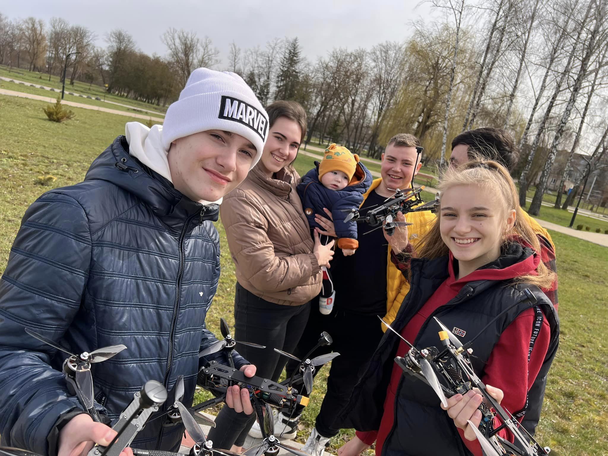 Новини Тернополя - фото з Олексій Філюк разом з підписниками за добу зібрали на 14 дронів