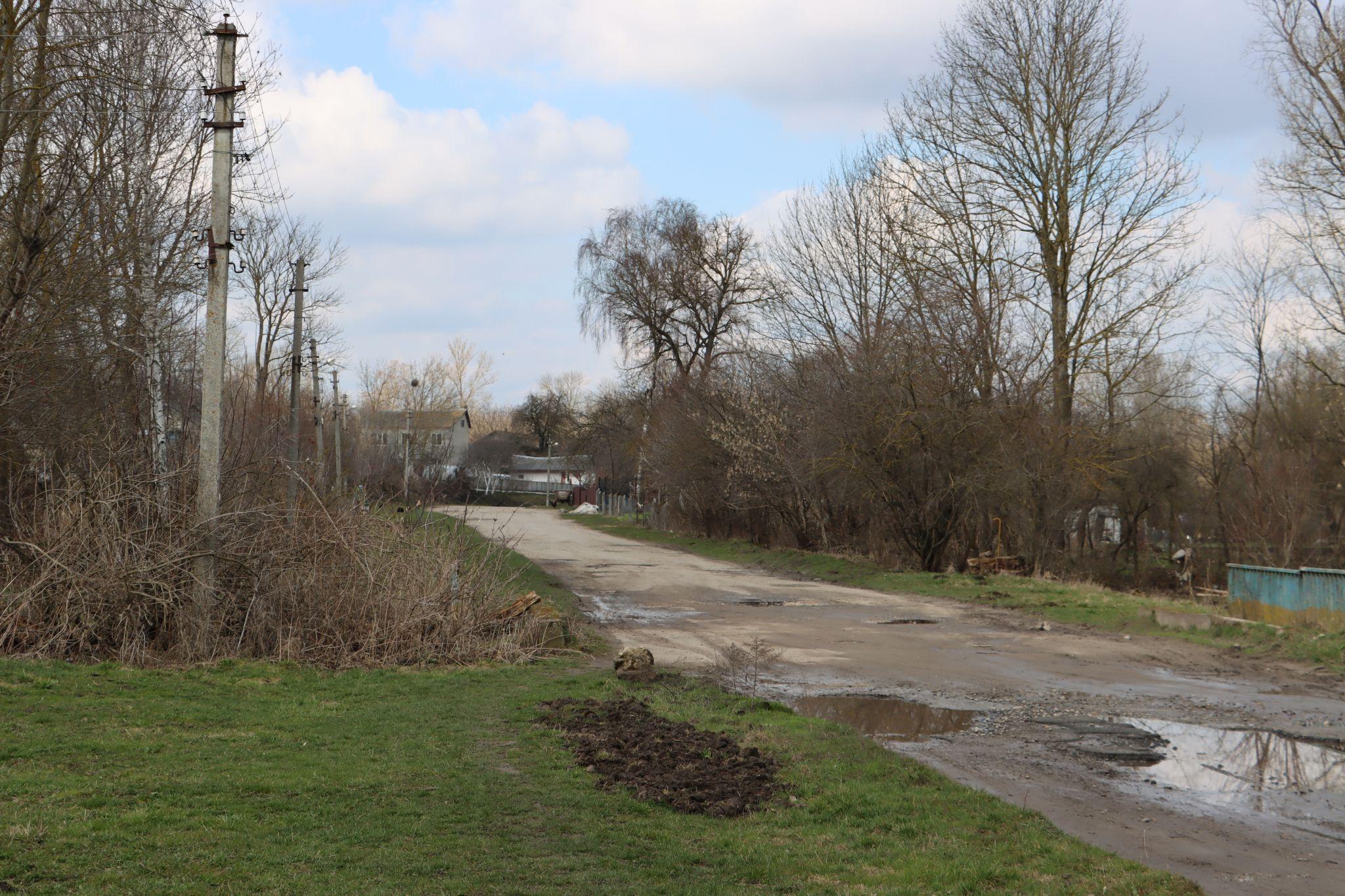 Новини Тернополя - фото з Як отець Філюк та мешканці села Шушківці відновили покинуті хати для переселенців. Репортаж