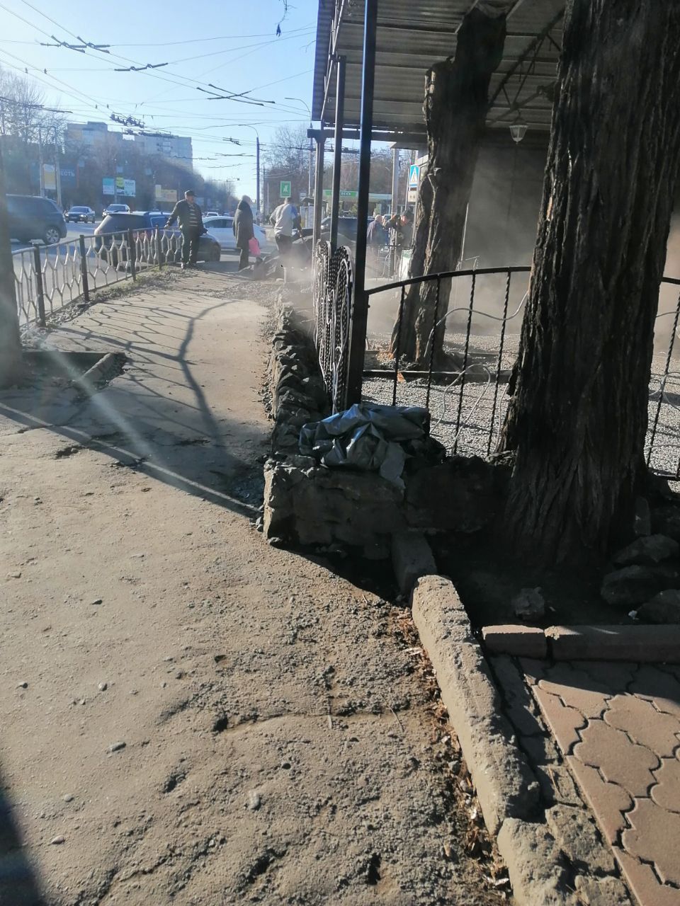 Новини Хмельницького - фото з Хмельничанка скаржиться на кафе, яке забрало тротуар на проспекті Миру