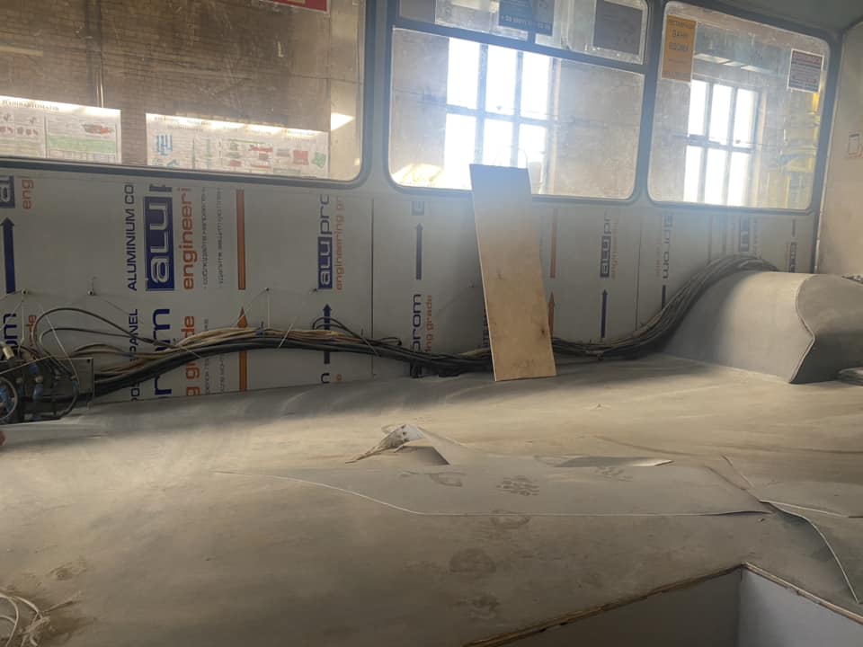 Новини Хмельницького - фото з У Хмельницькому двом тролейбусам роблять капремонт Немає опису світлини.