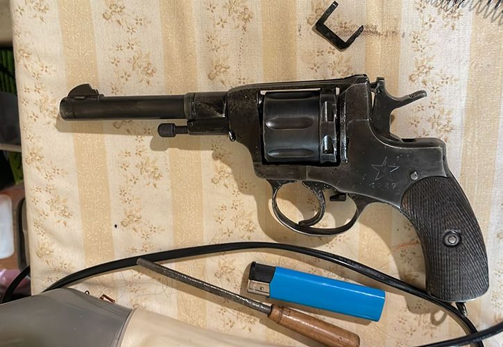 Новини Тернополя - фото з Тернопільські поліцейські виявили незаконну зброю у жителя Кривого Рогу