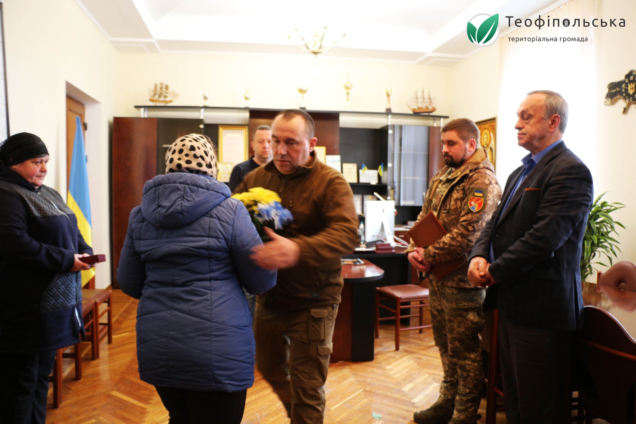 На зображенні може бути: 6 людей та текст