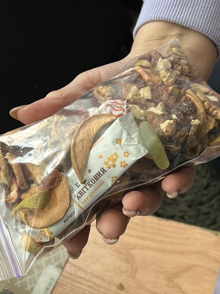 Новини Житомира - фото з Житомирська волонтерка закликає містян продовжувати допомагати захисникам