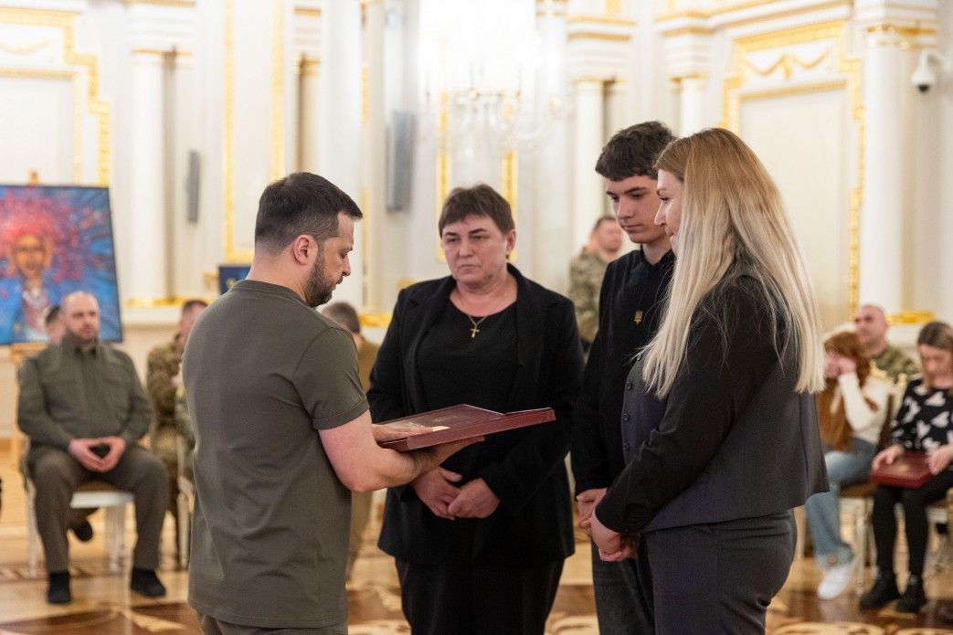 Новини Вінниці - фото з Як «Демон» захопив два ворожі танки. Золоту Зірку Героя України вручили рідним спецпризначенця