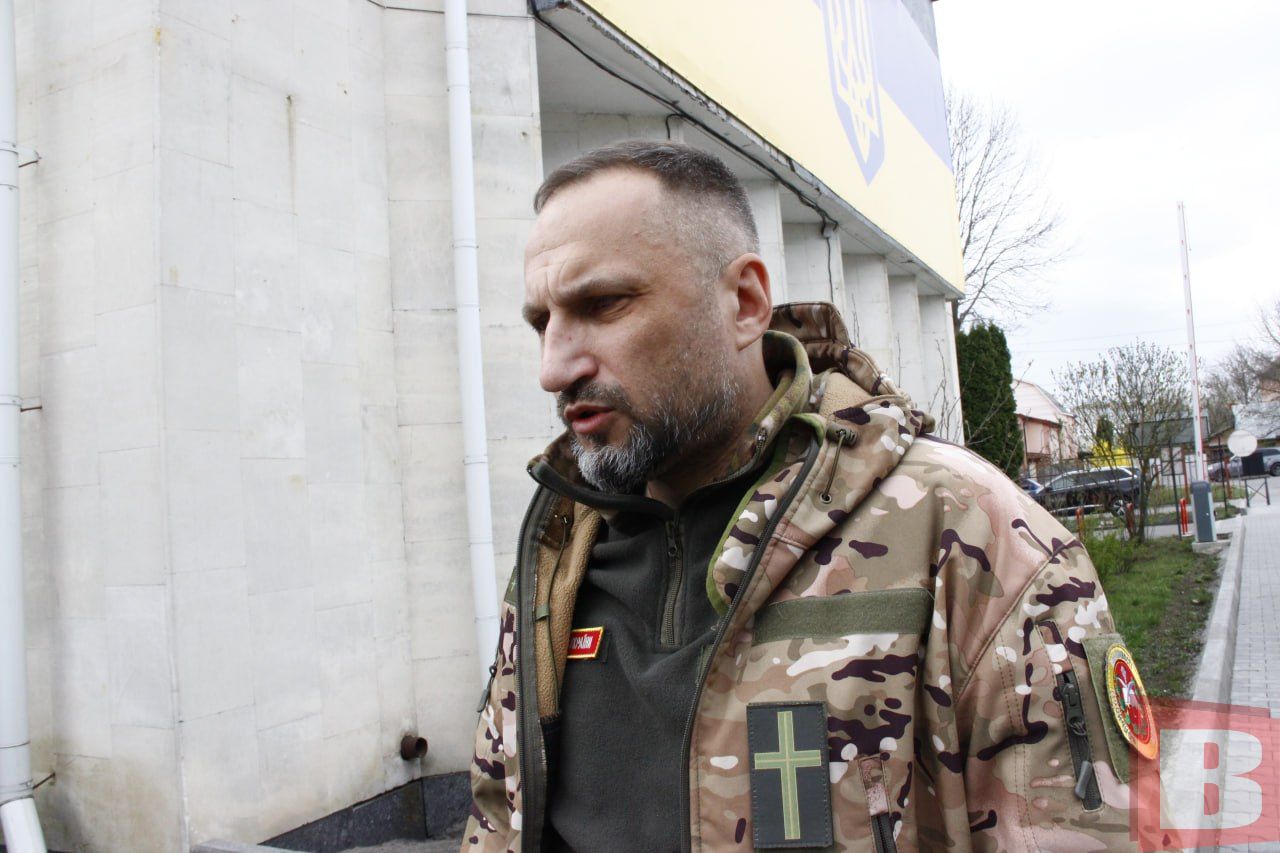 Новини Хмельницького - фото з «Він був гарним другом та батьком»: у Хмельницькому попрощалися із загиблим Героєм Андрієм Литвиненком