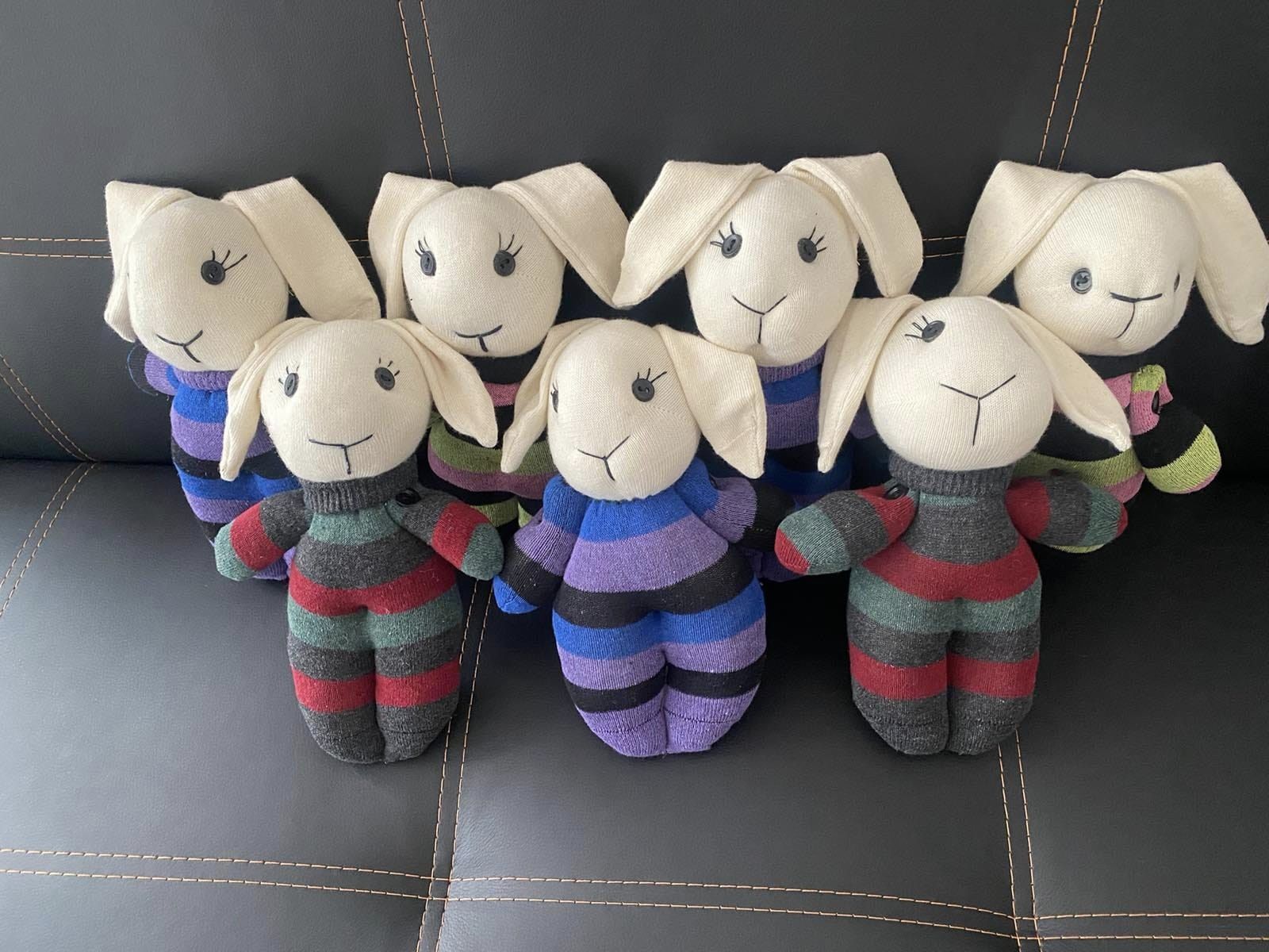 Новини Тернополя - фото з Бабусині зайці: чортків'янки "срібного віку" шиють іграшки, щоб підтримати дітей війни