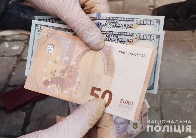 Новини Тернополя - фото з «Банда в стилі 90-х»: трьох осіб підозрюють у вимаганні понад 200 000 гривень і погрозах розправою