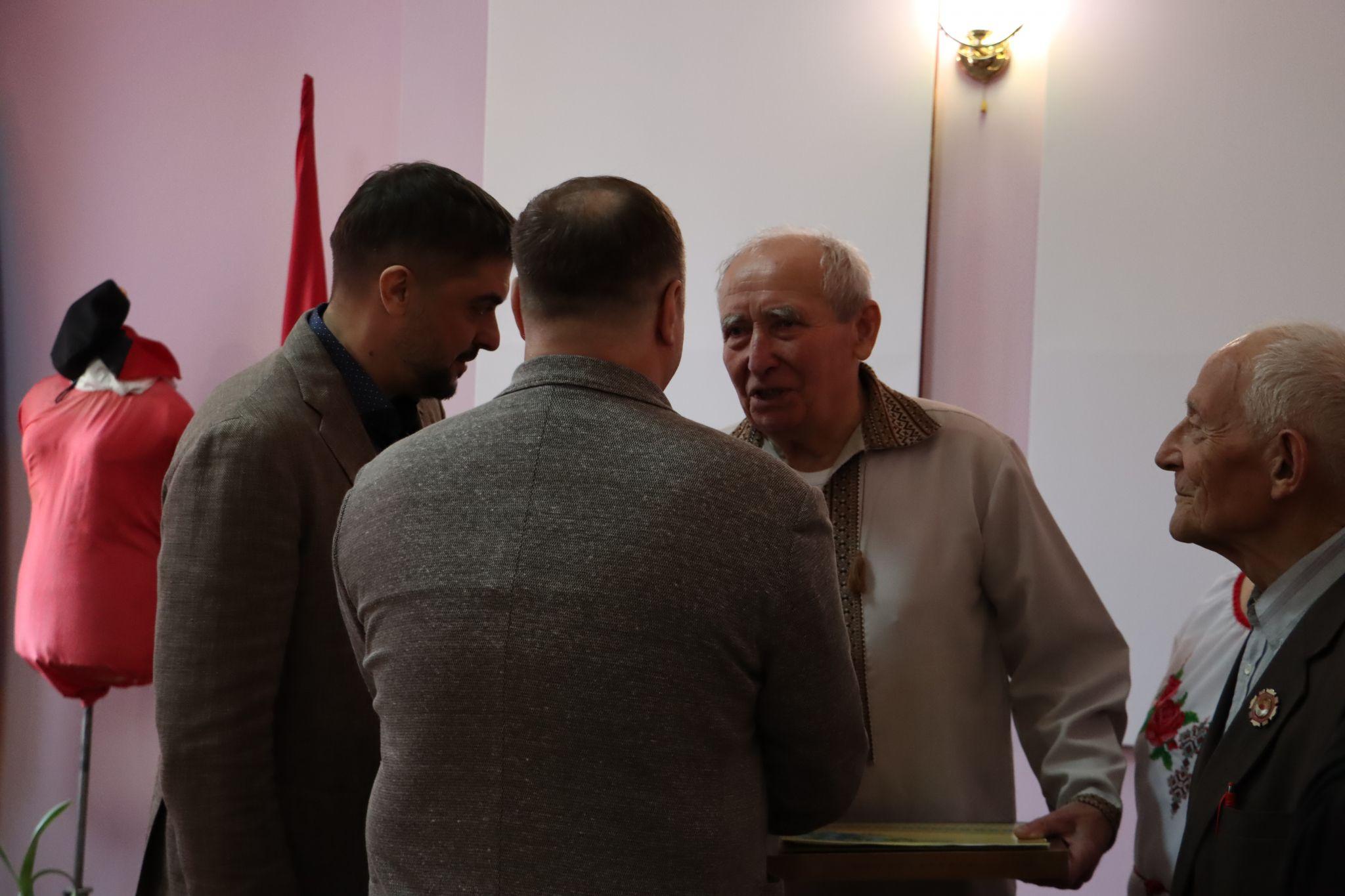 Новини Тернополя - фото з Голові тернопільського Товариства політв’язнів Дем'яну Чернецю – 80 років. Як привітали ювіляра?