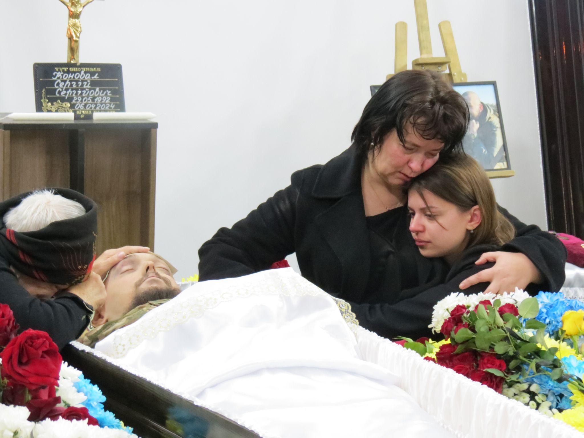 Новини Тернополя - фото з Тернопіль провів у останню путь Сергія Коновала й Тараса Петришина