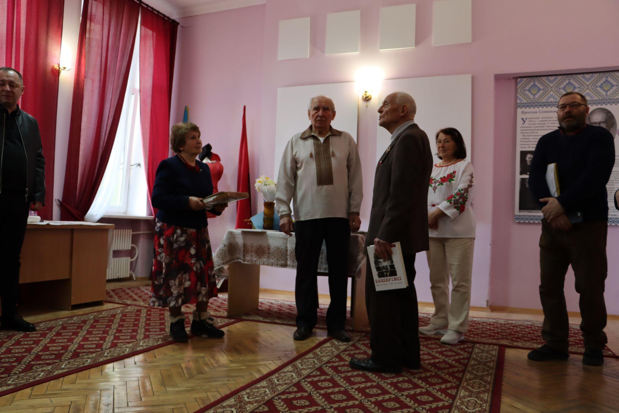 Новини Тернополя - фото з Голові тернопільського Товариства політв’язнів Дем'яну Чернецю – 80 років. Як привітали ювіляра?