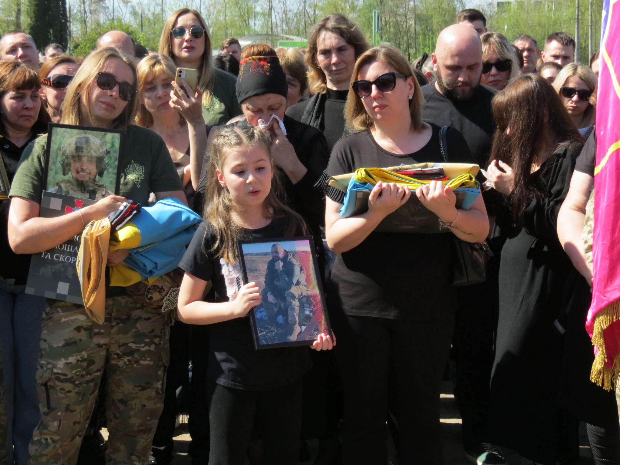 Новини Тернополя - фото з Тернопіль провів у останню путь Сергія Коновала й Тараса Петришина