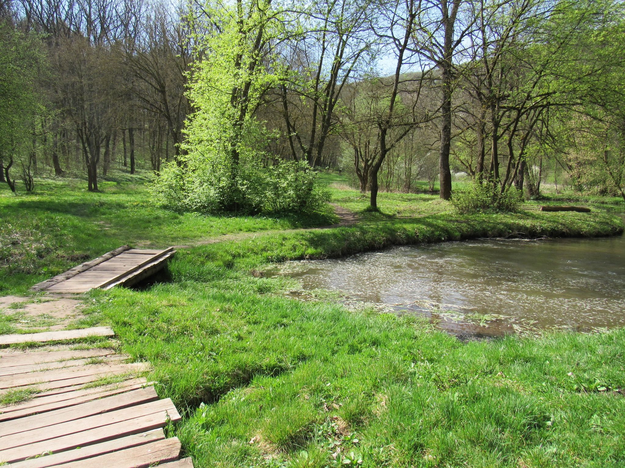 Новини Тернополя - фото з Територію біля Джуринського водоспаду прибрали до початку туристичного сезону