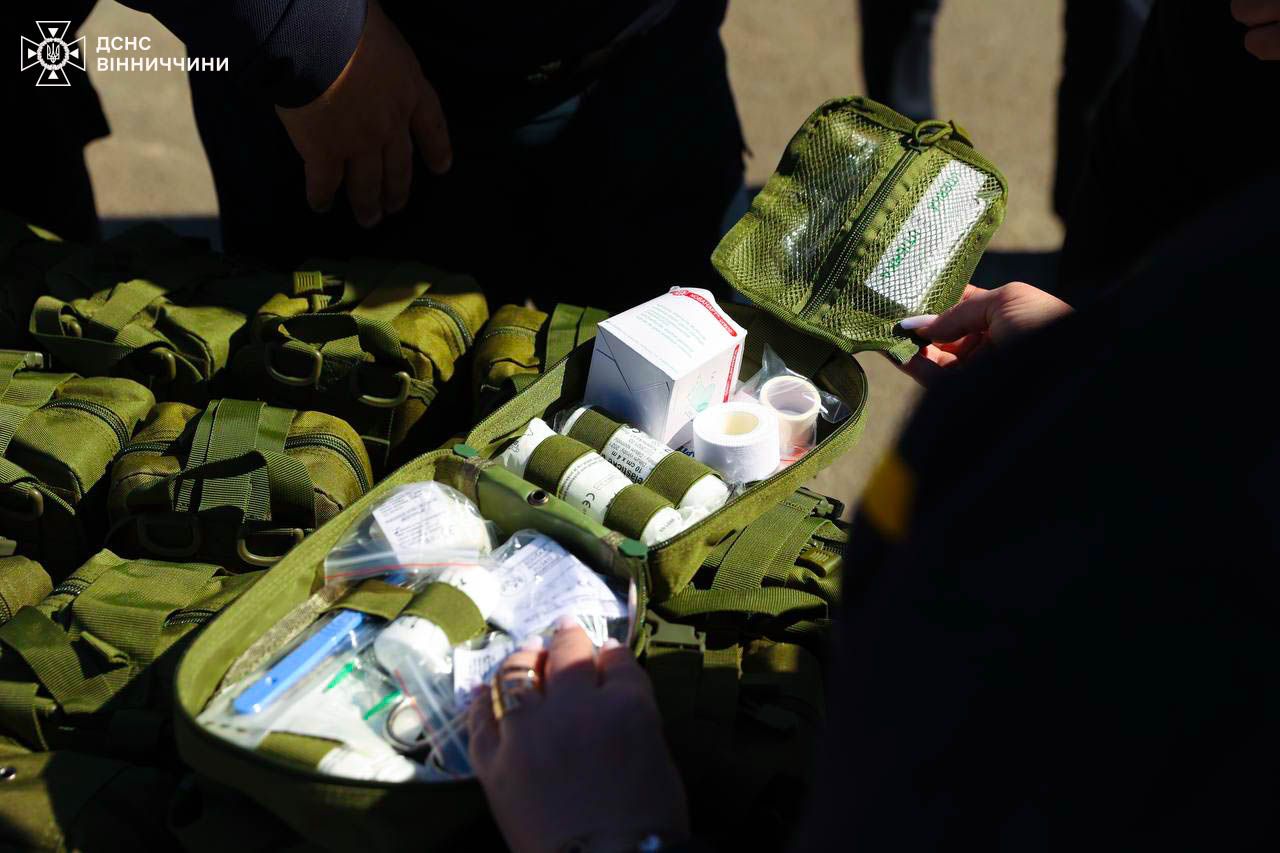 Новини Вінниці - фото з Рятувальники Вінниччини отримали нові спецавтівки та аптечки від міжнародних партнерів