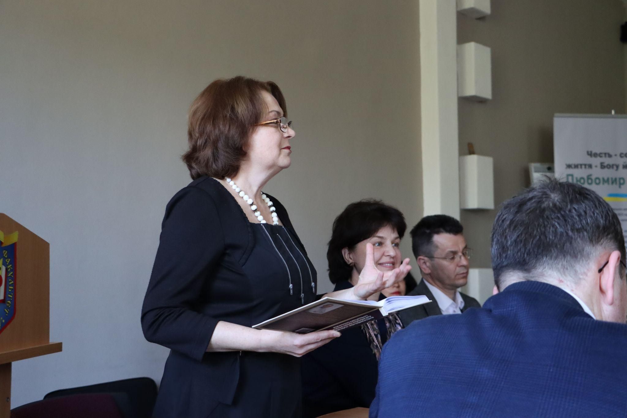 Новини Тернополя - фото з На презентації книги Любомира Крупи одногрупники і викладачі поділилися спогадами про нього