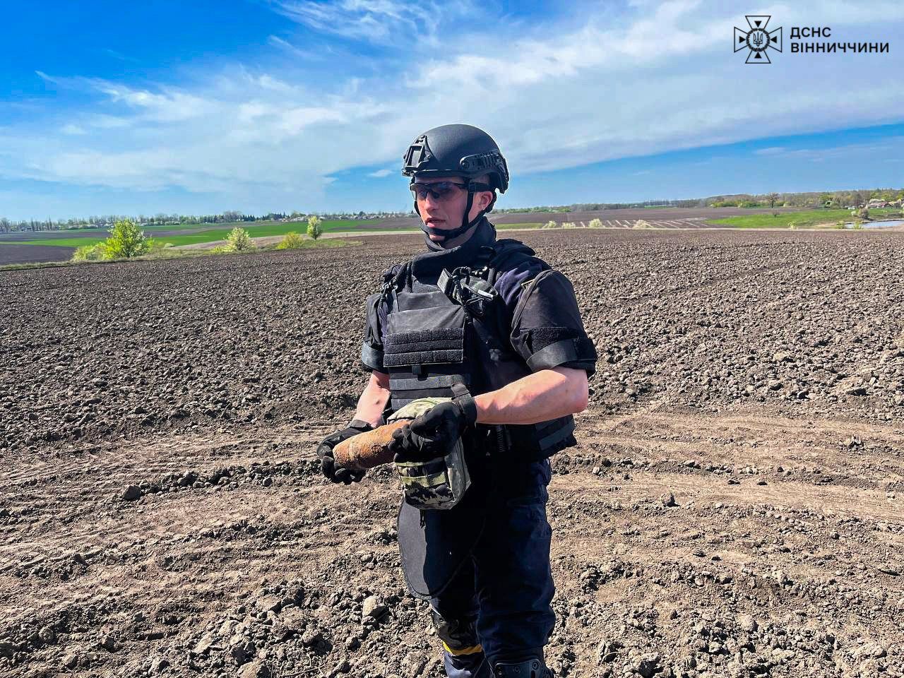 Новини Вінниці - фото з Надзвичайники знищили 16 артилерійських снарядів часів Другої світової війни