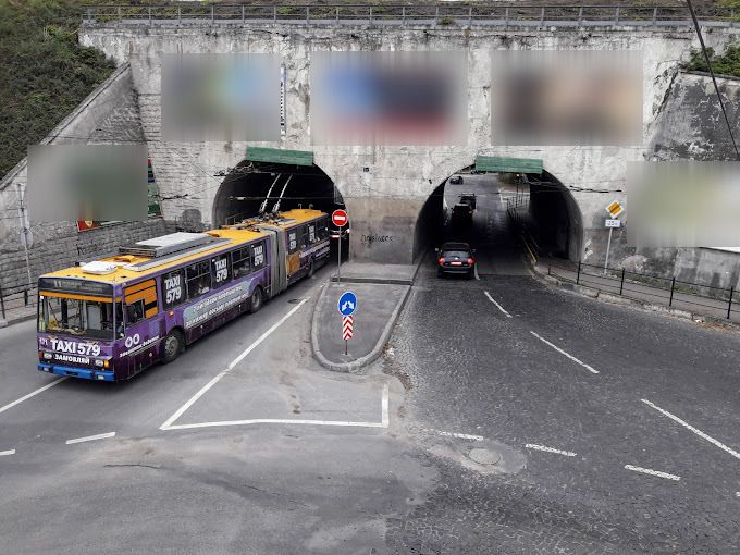 Новини Тернополя - фото з Під залізничним мостом на Крушельницької обірвалася лінія електропередач — рух тролейбусів відновили (ОНОВЛЕНЕ)