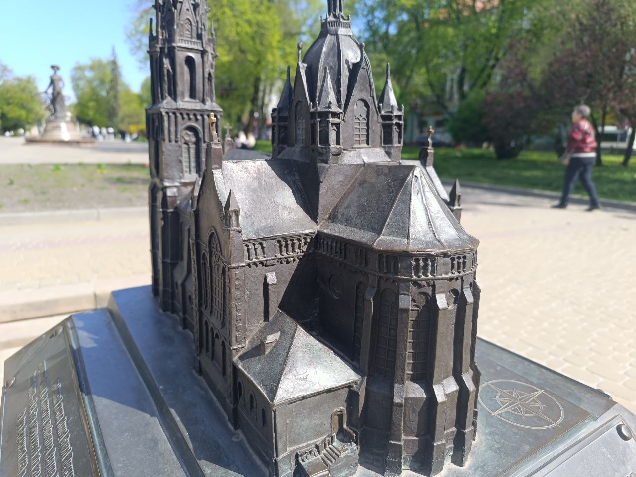 Новини Тернополя - фото з Ховаються у різних куточках міста: а ви бачили усі бронзові мініатюри в Тернополі?
