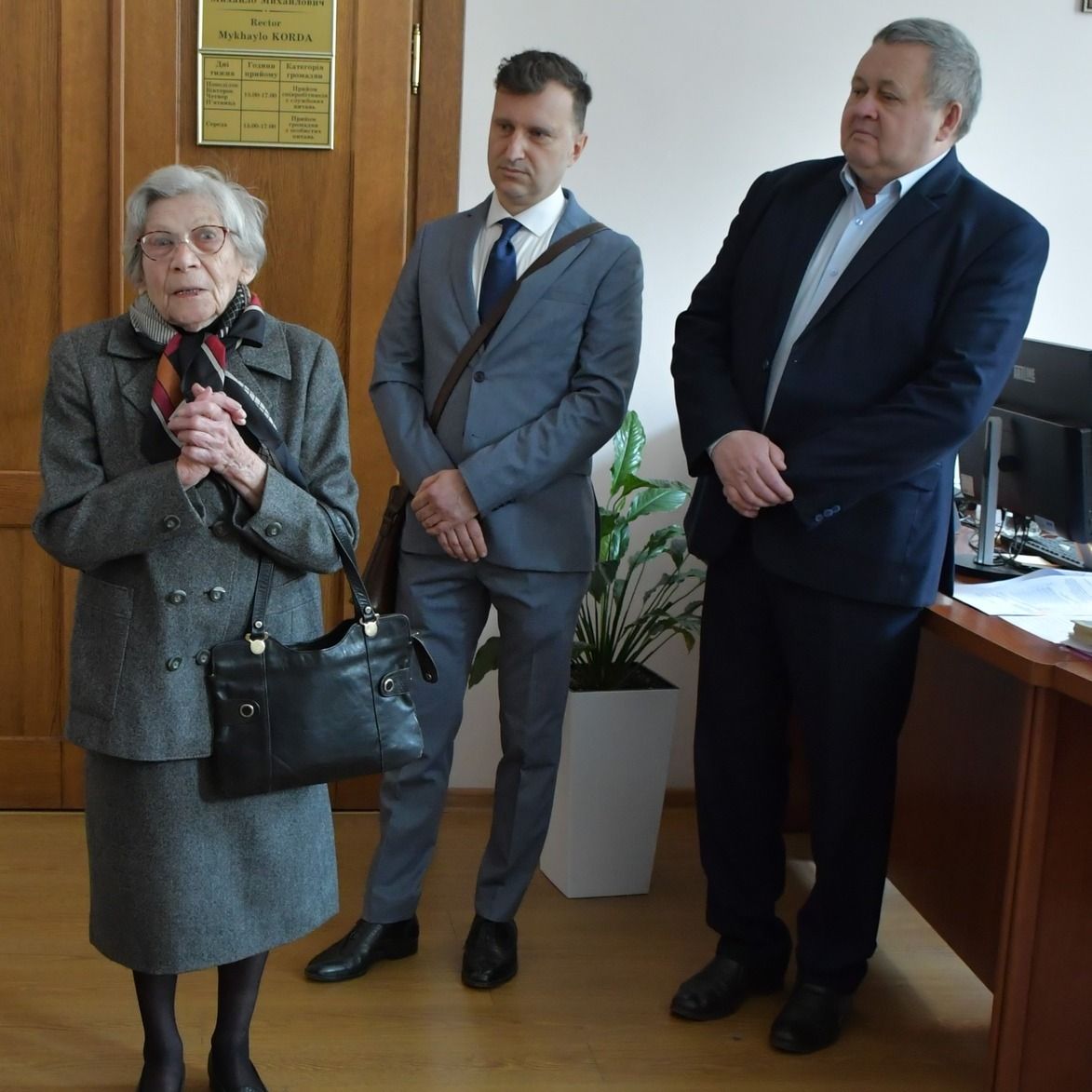 Новини Тернополя - фото з Столітній ювілей святкує ветеранка Тернопільського медичного університету Ярослава Коморовська