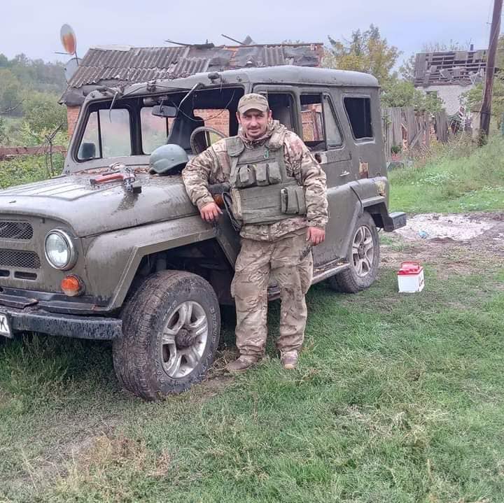 Новини Тернополя - фото з На фронті загинув військовослужбовець з Великоберезовицької громади На зображенні може бути: 1 особа, джип та текст «בורגיד Aaи OLL»