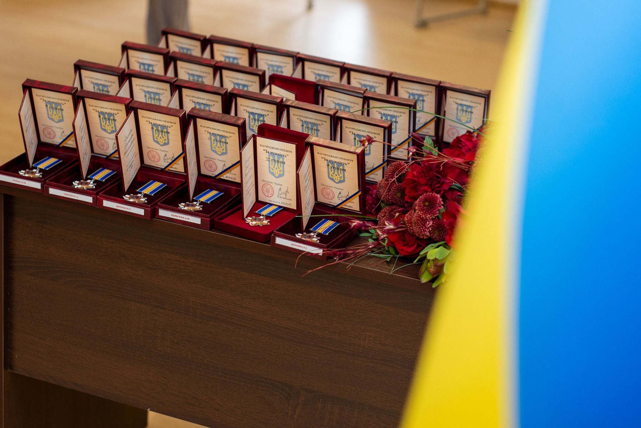 Новини Тернополя - фото з Посмертні нагороди вручили рідним полеглих воїнів з Тернопільщини