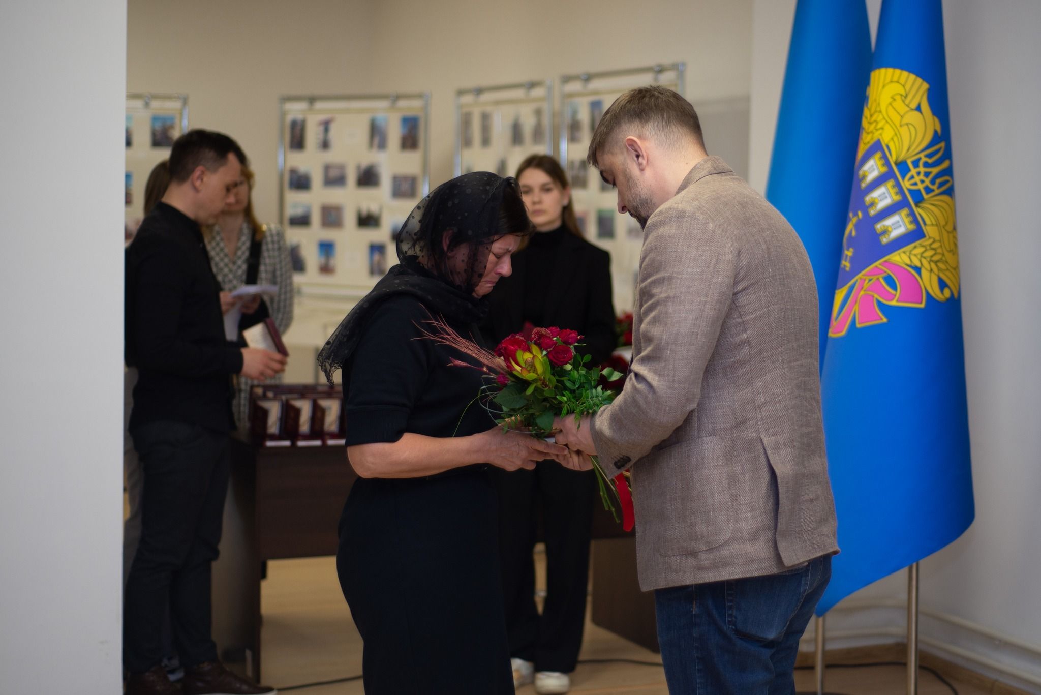 Новини Тернополя - фото з Посмертні нагороди вручили рідним полеглих воїнів з Тернопільщини