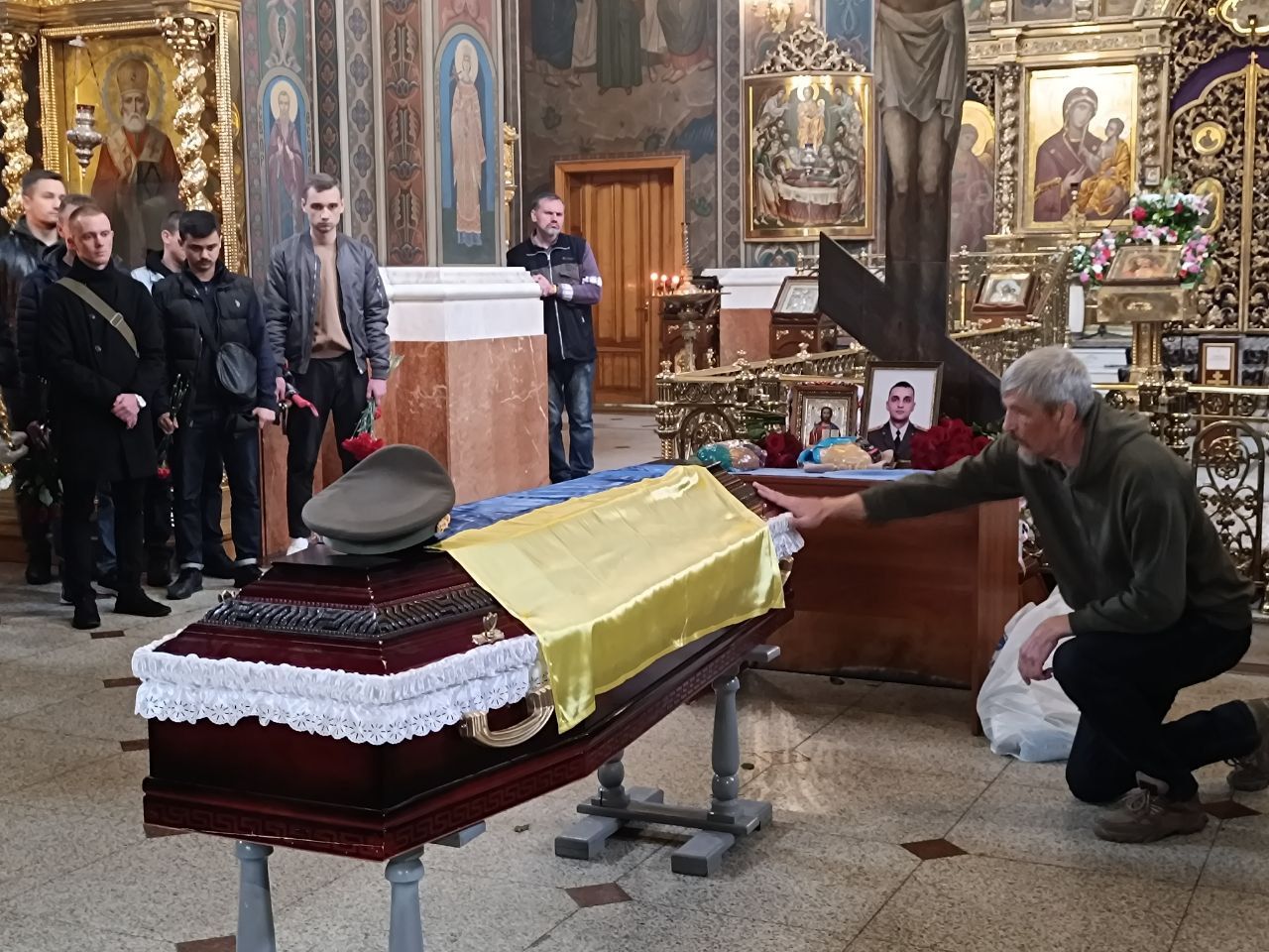 Новини Вінниці - фото з «Небо. Я без нього жити не зможу». Вінниця попрощалась із 23-річним льотчиком, загиблим у бою