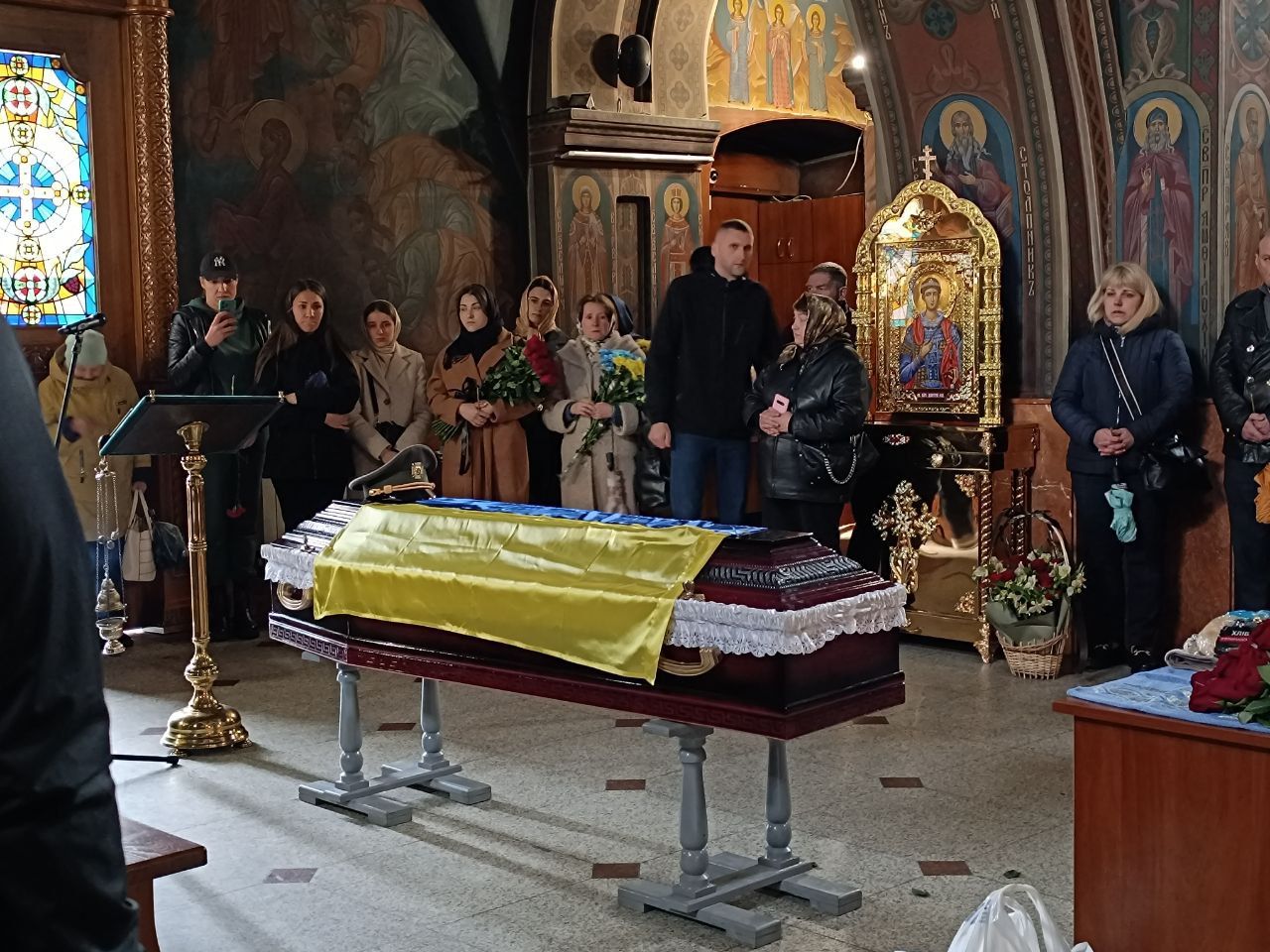 Новини Вінниці - фото з «Небо. Я без нього жити не зможу». Вінниця попрощалась із 23-річним льотчиком, загиблим у бою