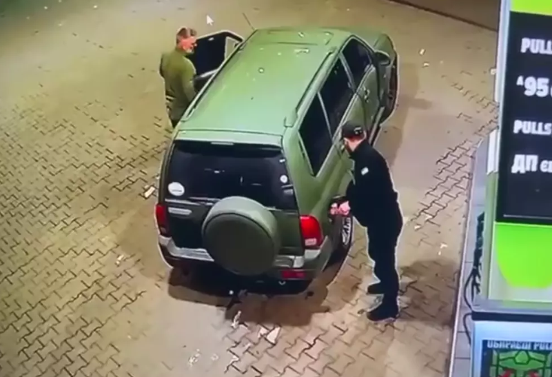 Новини Вінниці - фото з За розстріл поліцейських розшукують військових батька та сина. Відео з нагрудної камери копа