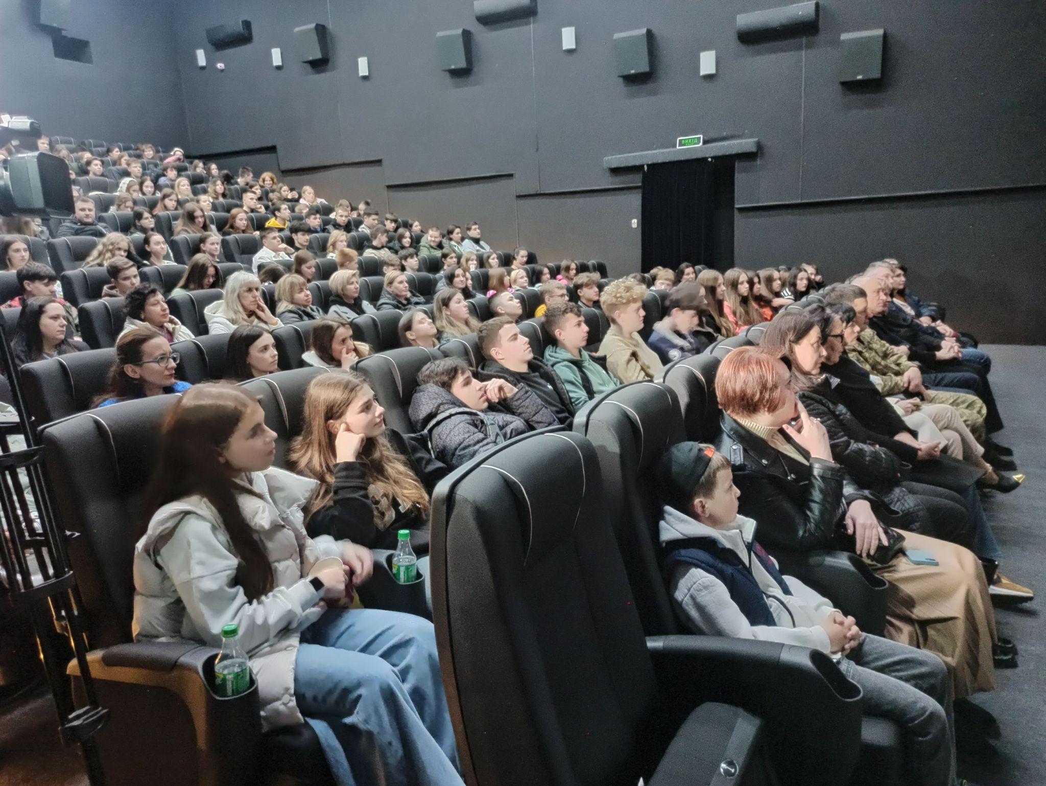 Новини Тернополя - фото з У Тернополі презентували фільм «Вовк. Страху нема» — екранізовану історію відваги воїнів ЗСУ