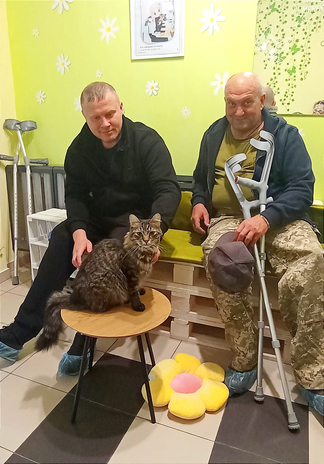 Новини Вінниці - фото з Відпочинок та розвантаження: ветеранам та їх родинам влаштували екскурсію до зоопарку та кото-кафе