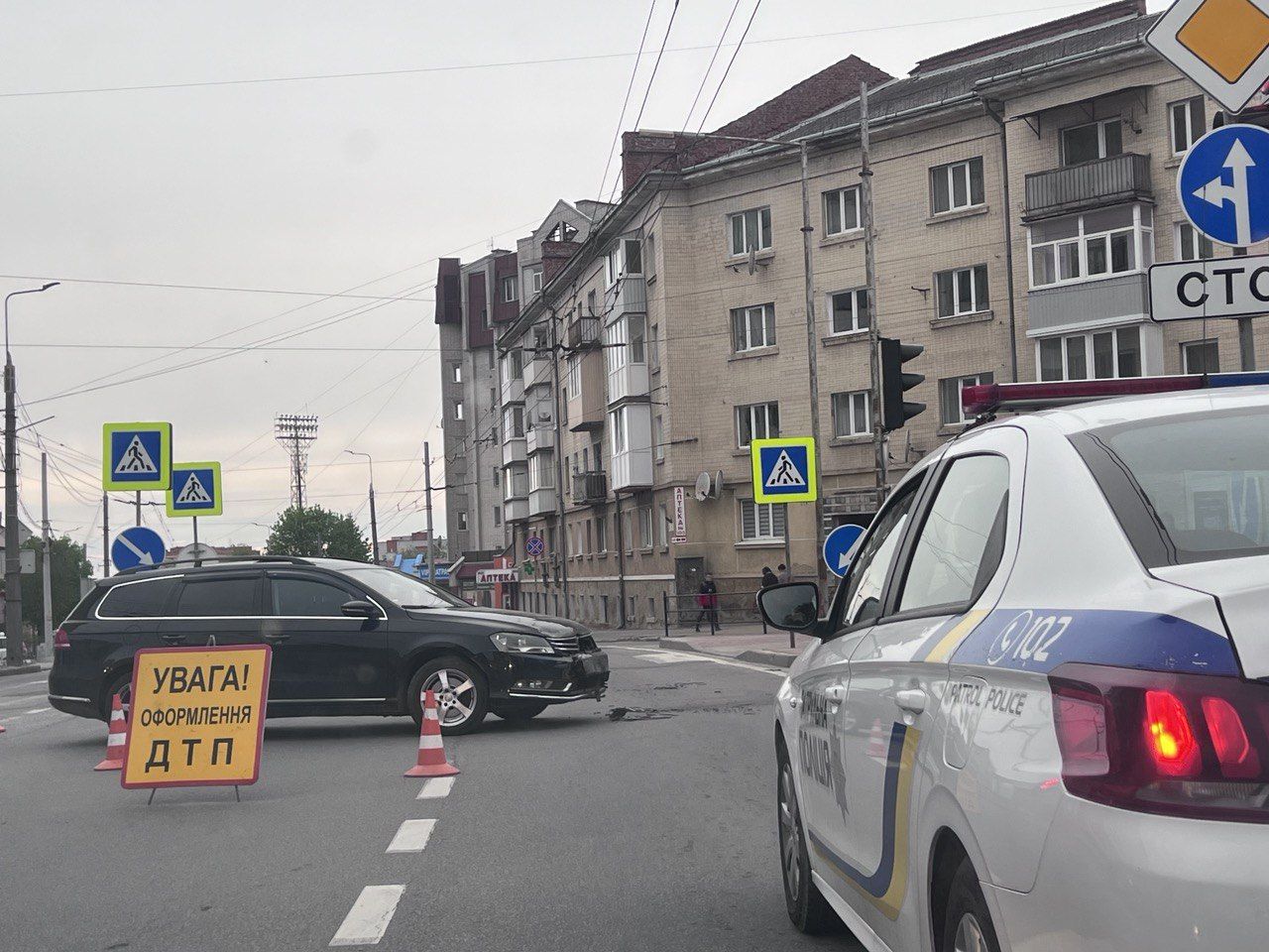 Новини Тернополя - фото з У Тернополі збили 17-річного мотоцикліста: хлопця госпіталізували
