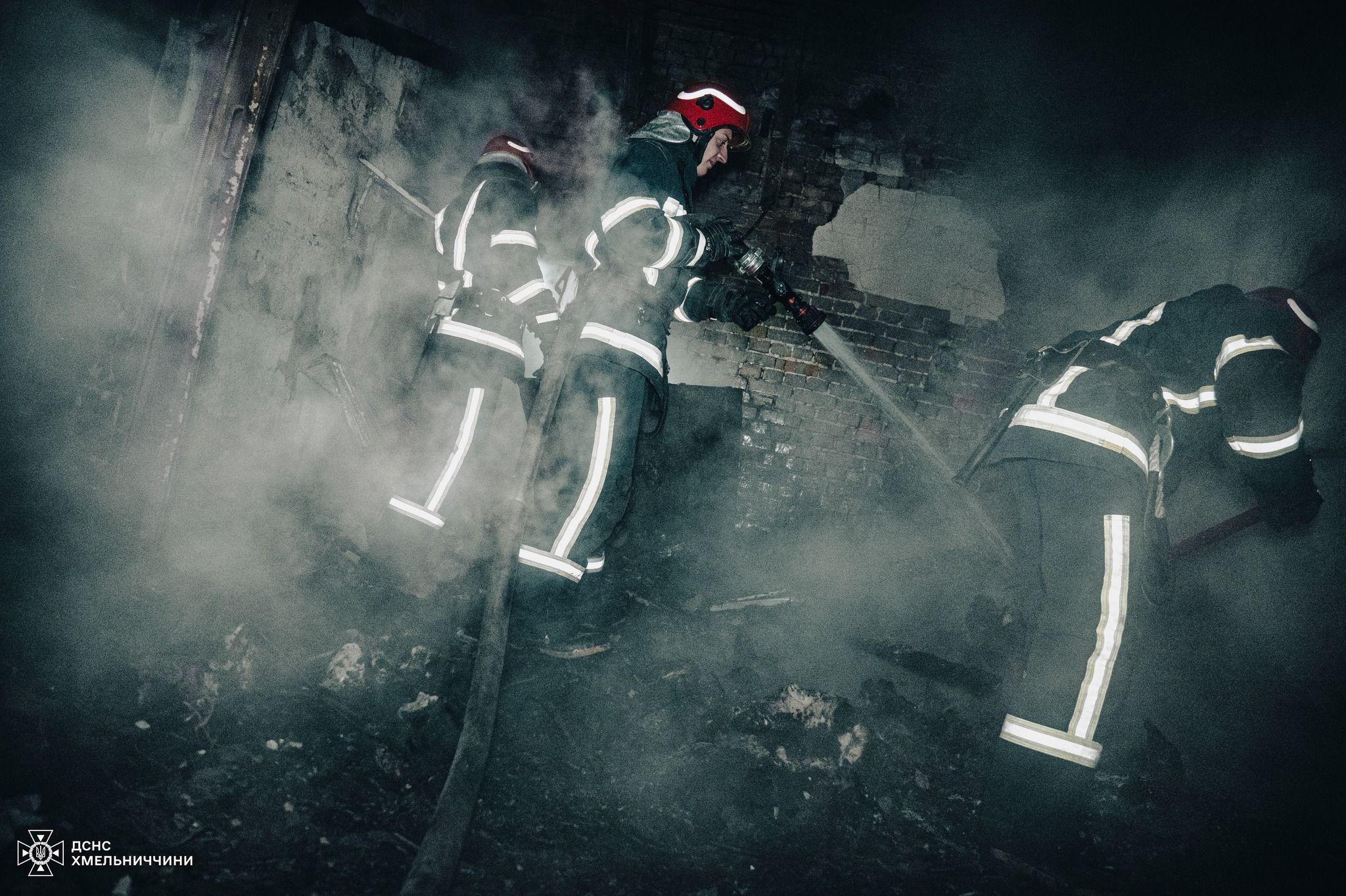 Новини Хмельницького - фото з В Гречанах 10 рятувальників гасили пожежу на підприємстві (ВІДЕО)