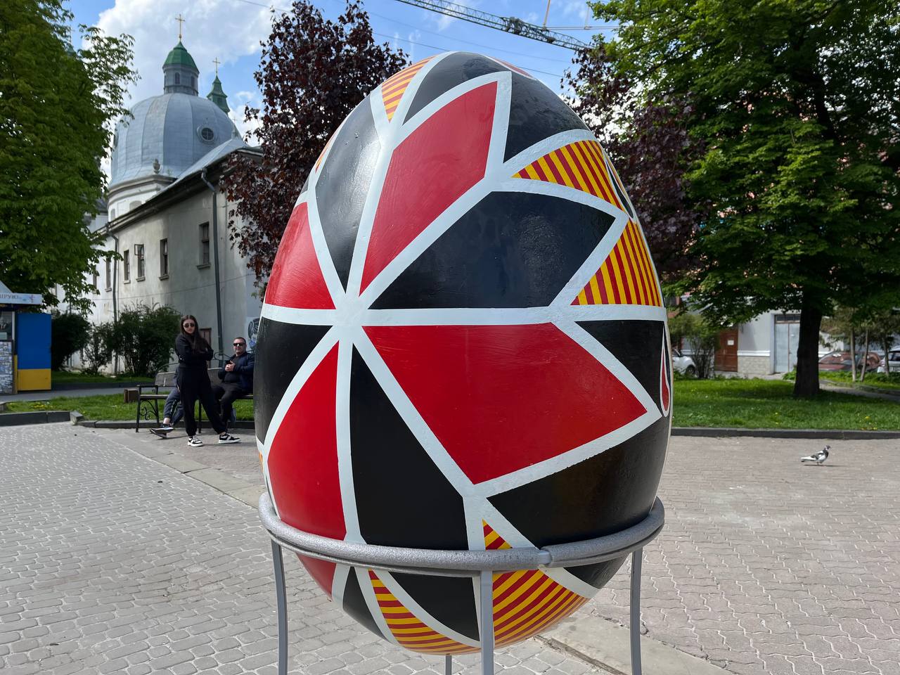 Новини Тернополя - фото з Як Тернопіль прикрасили до Великодня: фоторепортаж з міста